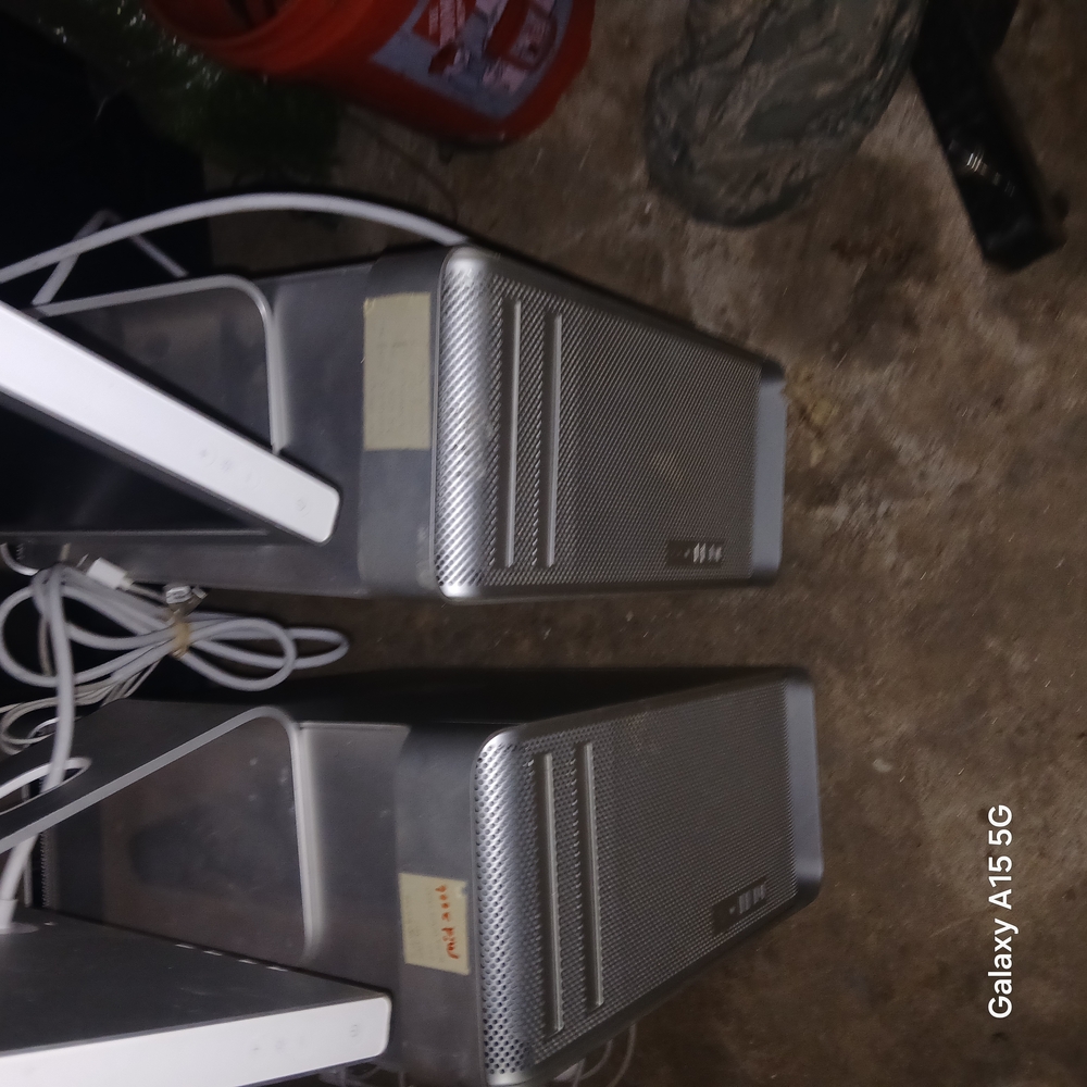 Apple Mac Pro 2009  Desktop Computer Towers